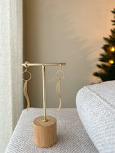 Afbeelding in Gallery-weergave laden, Oorbellen twisted
