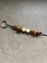 Afbeelding in Gallery-weergave laden, Keychain/bagcharm falling in love
