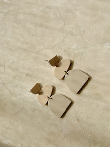 Oorbellen beige baby