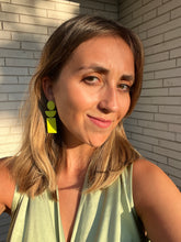 Afbeelding in Gallery-weergave laden, Oorbellen neon
