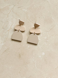 Oorbellen beige baby